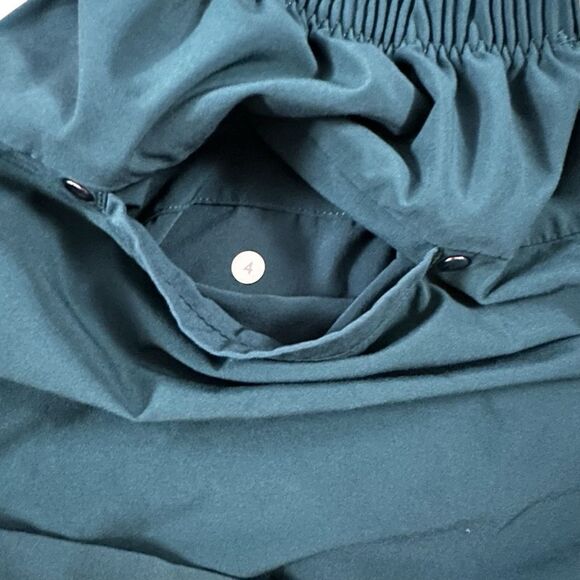 Lululemon Spring Break Away Short
Deep Green ~ size 4 - Picture 8 of 12